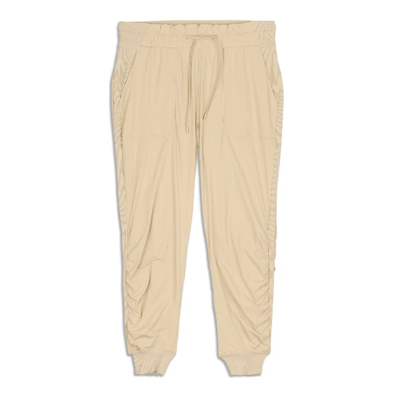 Beyond The Studio 7/8 Jogger - Resale